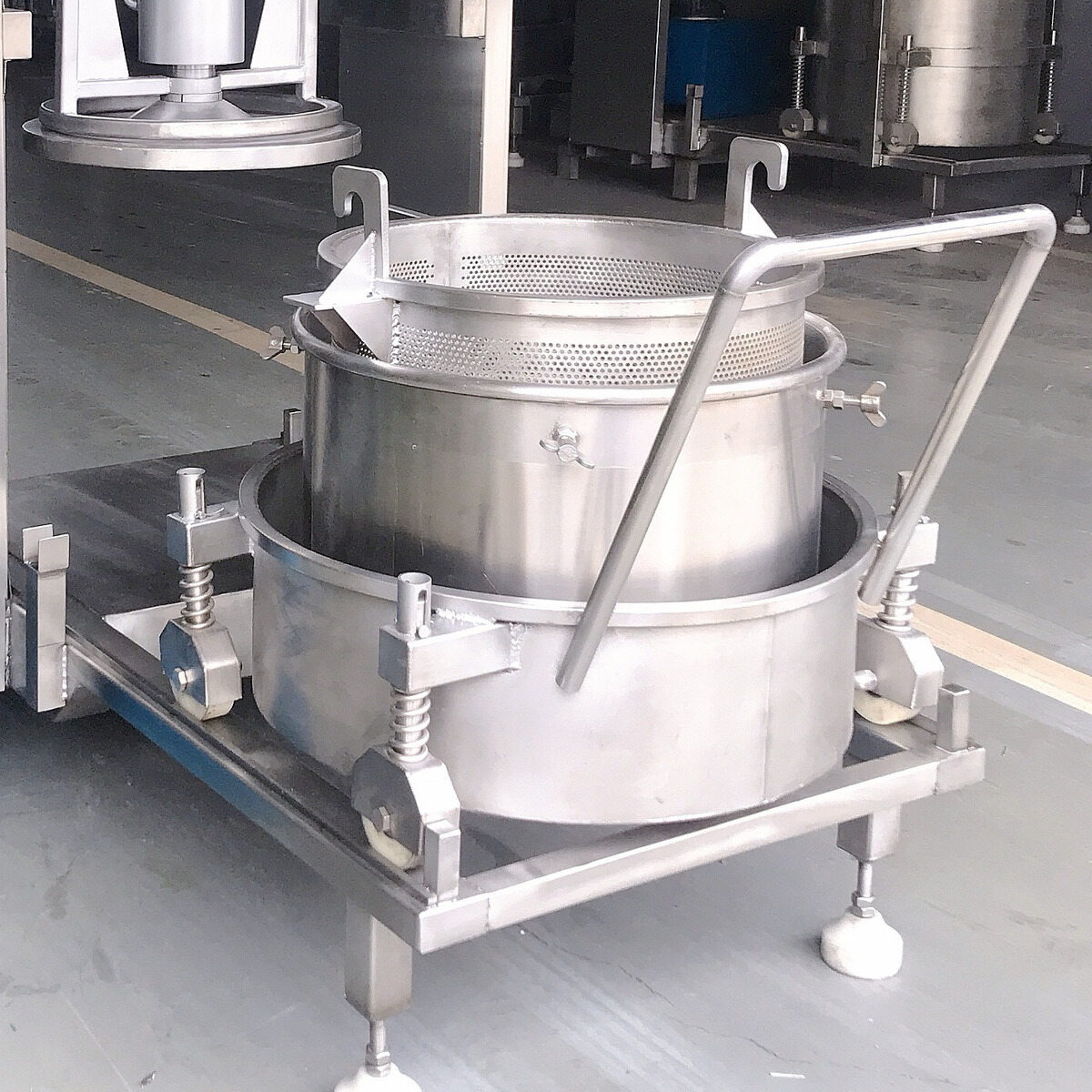Press basket and supporting slide frame.