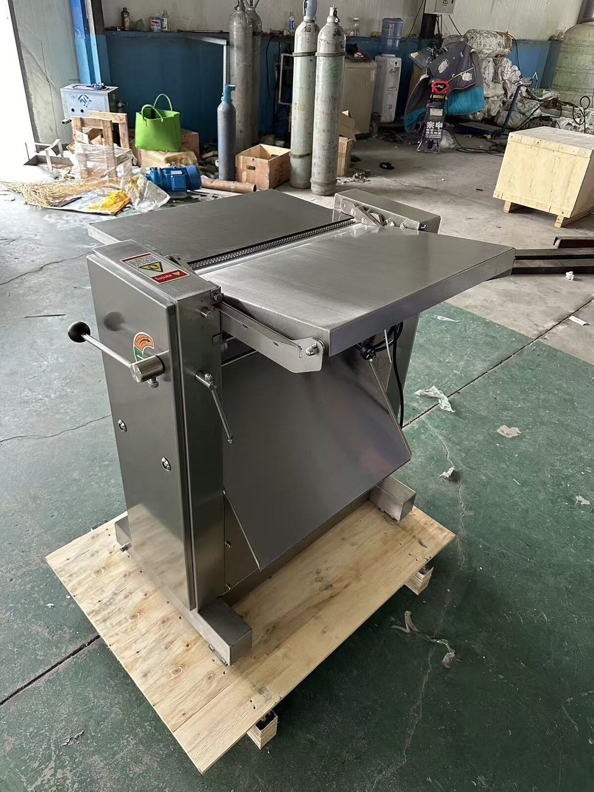 Meat Slicing & Skinning Machine