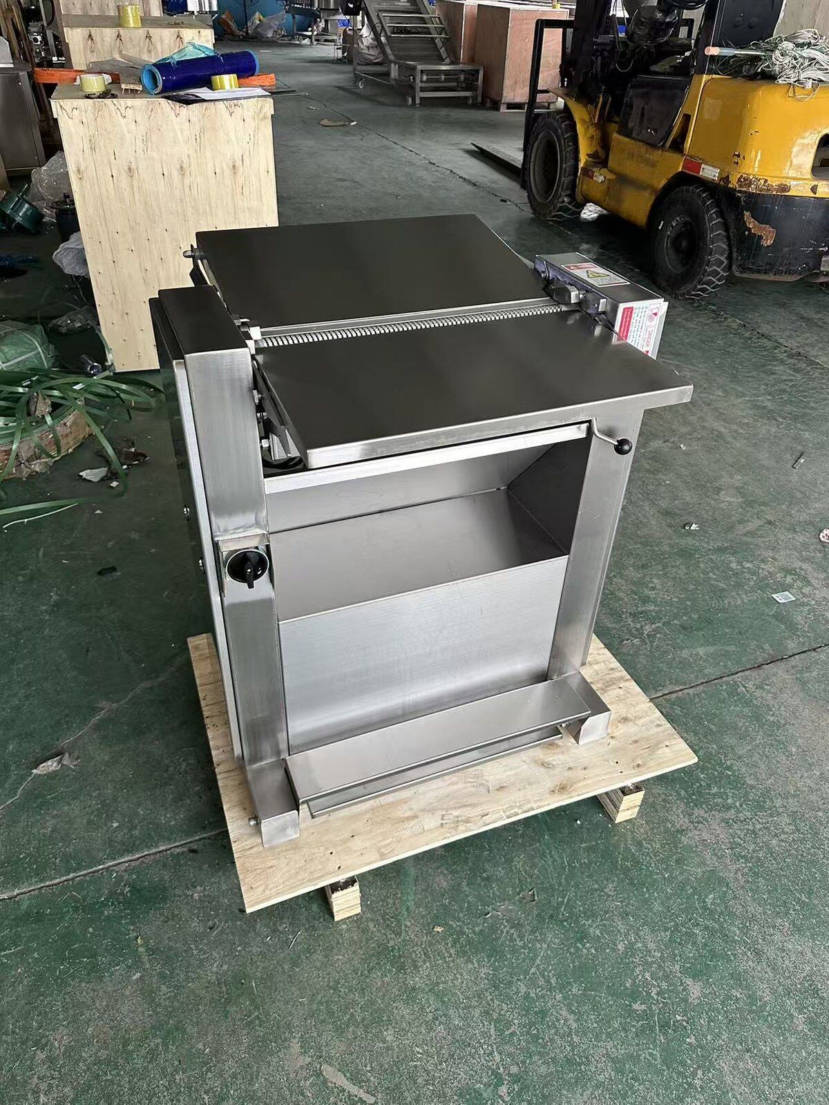 Meat Slicing & Skinning Machine